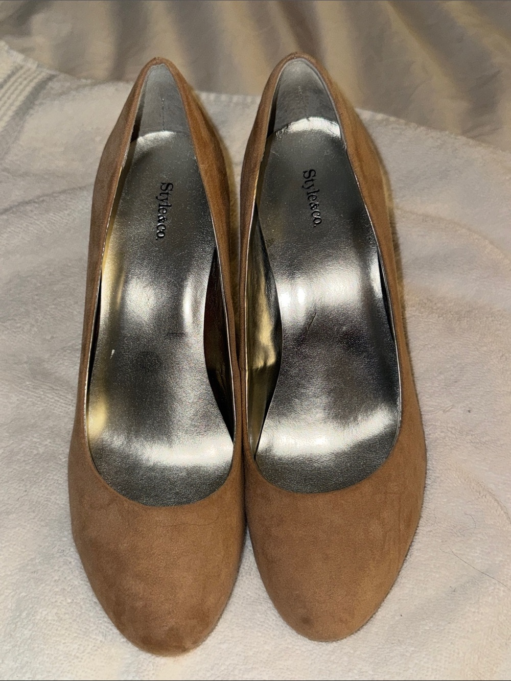 Style & Co. Tan Suede Round-Toe Pumps